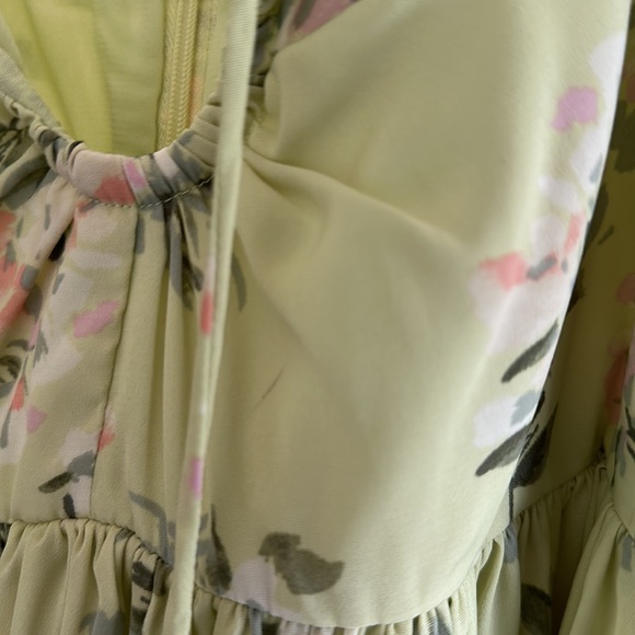 Abercrombie size medium dress with tiny mark on front - Picture 7 of 7